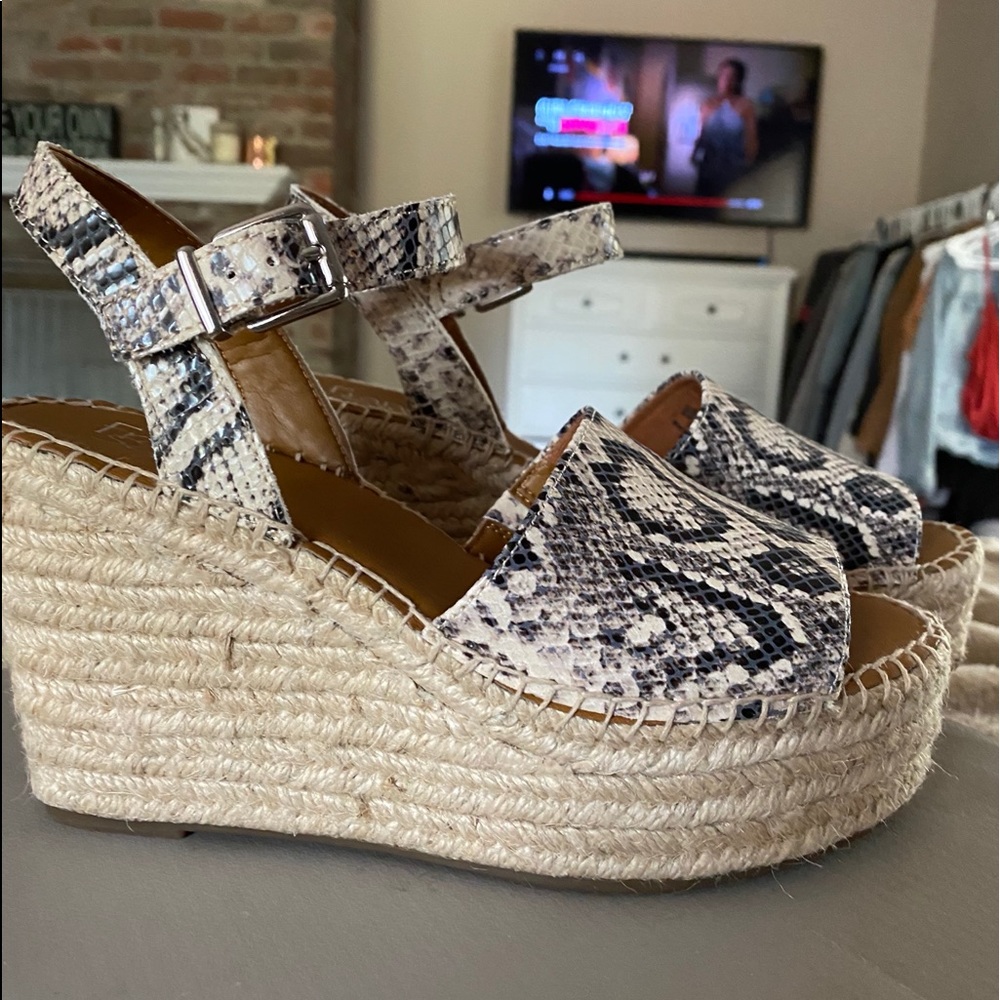 Wedge heels